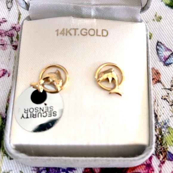 🆕14K Gold Dolphin Stud Earrings with secure post - Picture 2 of 3